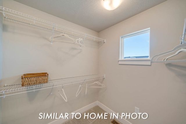 6928 Poppy Court, Johnston, IA 50131