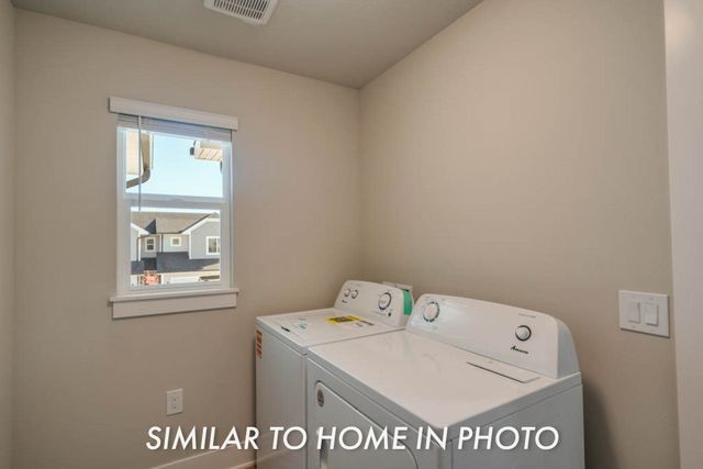 6928 Poppy Court, Johnston, IA 50131