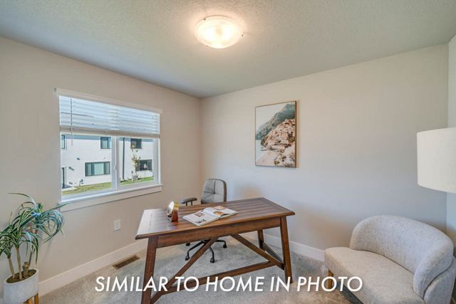 6928 Poppy Court, Johnston, IA 50131