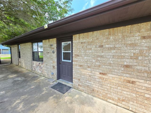 1495 W Bayshore Drive, Palacios, TX 77465