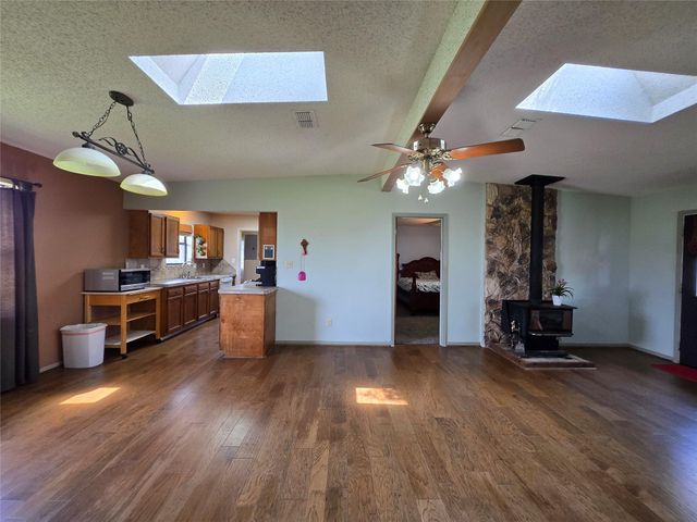 1495 W Bayshore Drive, Palacios, TX 77465