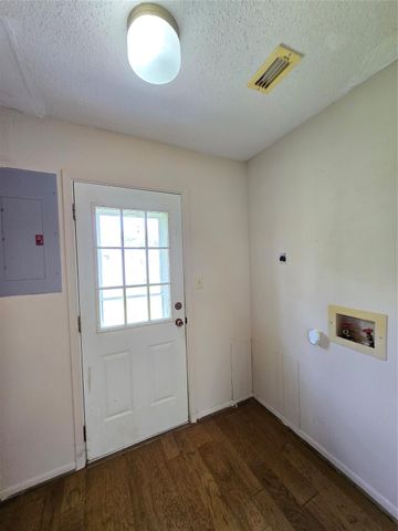 1495 W Bayshore Drive, Palacios, TX 77465