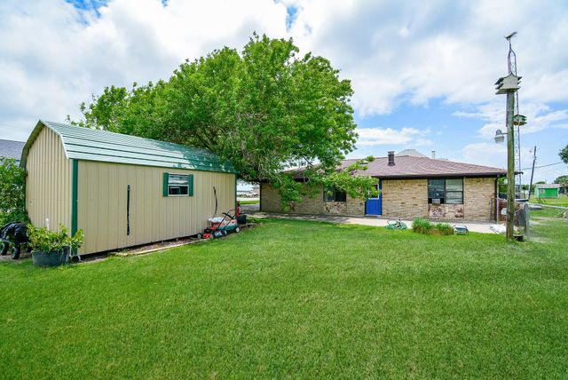 1495 W Bayshore Drive, Palacios, TX 77465