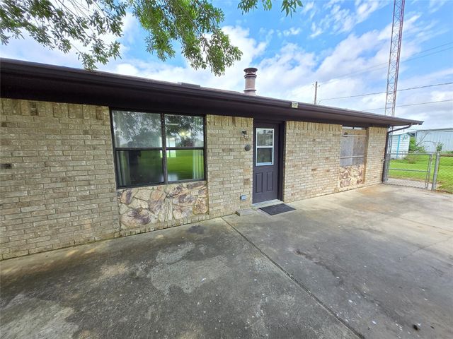 1495 W Bayshore Drive, Palacios, TX 77465