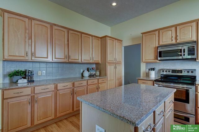 11426 Iowa Circle, Omaha, NE 68142