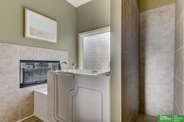 11426 Iowa Circle, Omaha, NE 68142