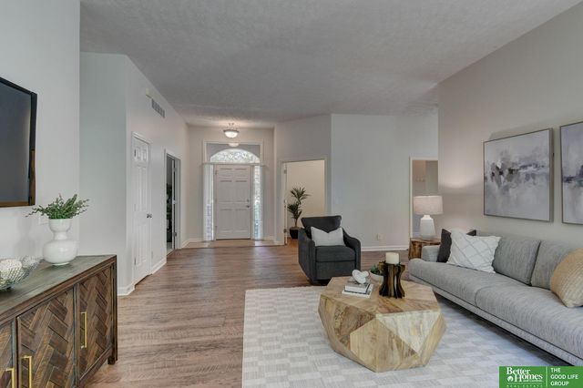 11426 Iowa Circle, Omaha, NE 68142