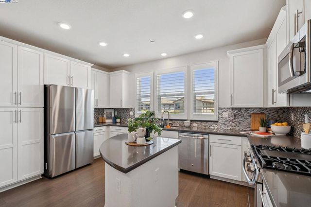 1815 Balsa St, Alameda, CA 94501