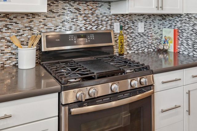 1815 Balsa St, Alameda, CA 94501