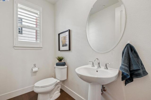 1815 Balsa St, Alameda, CA 94501