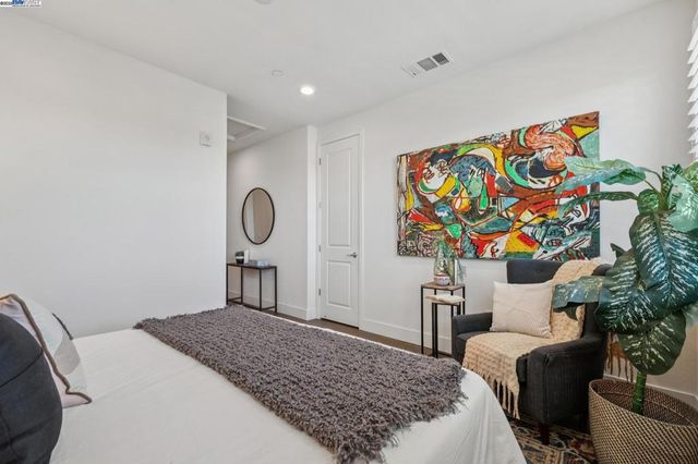1815 Balsa St, Alameda, CA 94501