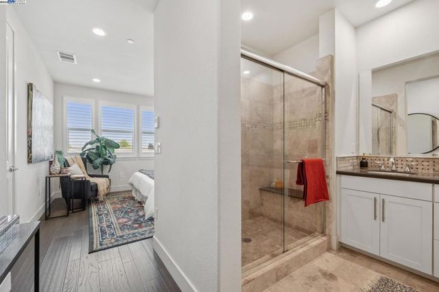 1815 Balsa St, Alameda, CA 94501