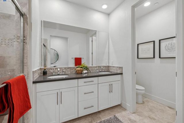 1815 Balsa St, Alameda, CA 94501