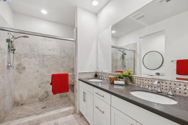 1815 Balsa St, Alameda, CA 94501
