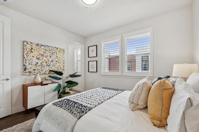 1815 Balsa St, Alameda, CA 94501