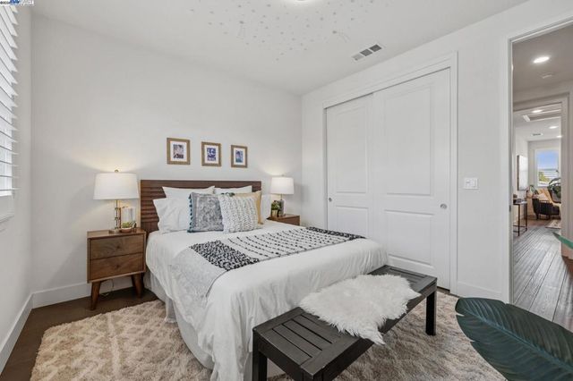 1815 Balsa St, Alameda, CA 94501