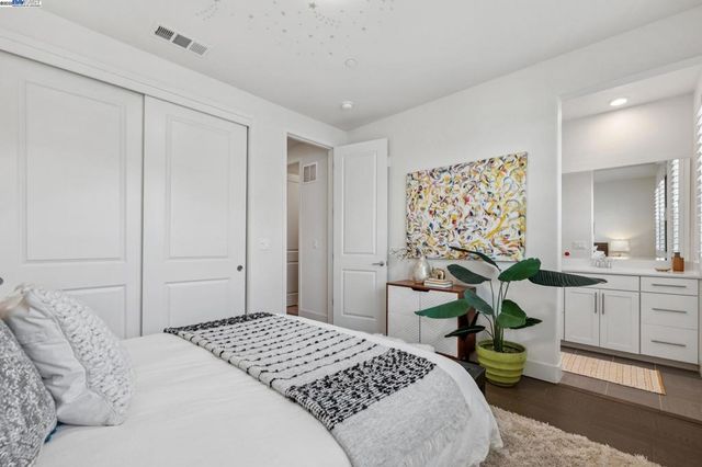 1815 Balsa St, Alameda, CA 94501