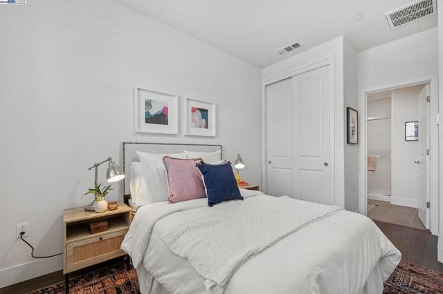1815 Balsa St, Alameda, CA 94501