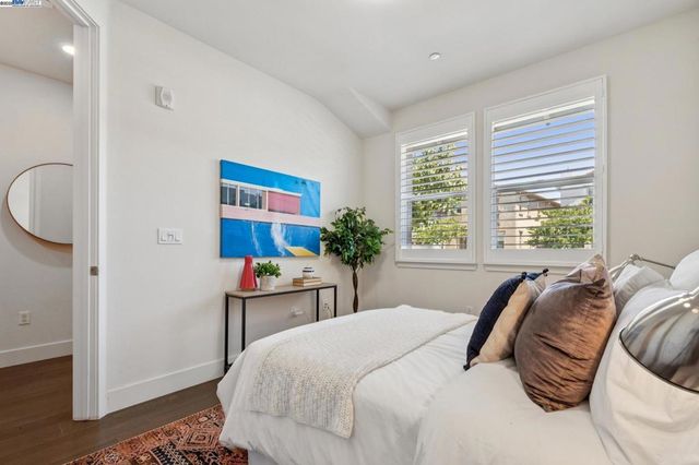 1815 Balsa St, Alameda, CA 94501