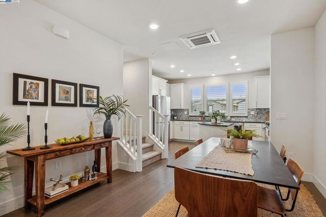 1815 Balsa St, Alameda, CA 94501