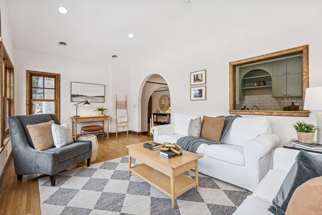 5004 15th Avenue S, Minneapolis, MN 55417