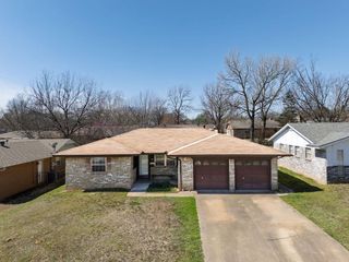 19 Cheyenne Drive, Shawnee, OK 74801