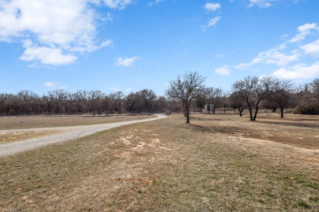 1501 Huddleston Road, Sunset, TX 76270