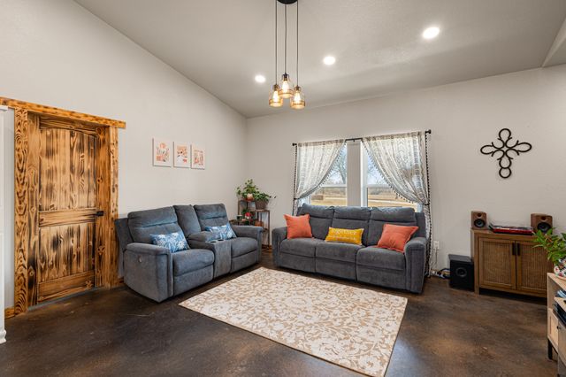 1501 Huddleston Road, Sunset, TX 76270