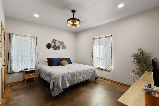 1501 Huddleston Road, Sunset, TX 76270