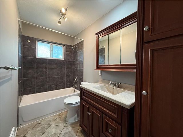 1415 W Ferrel Drive, Olathe, KS 66061