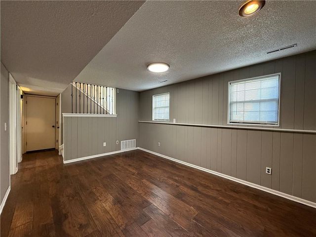 1415 W Ferrel Drive, Olathe, KS 66061
