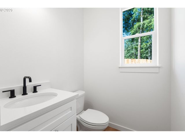 819 S NEVADA Dr, Longview, WA 98632