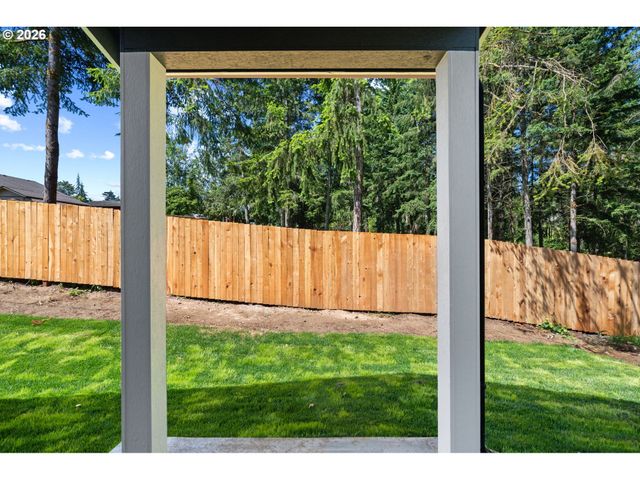 819 S NEVADA Dr, Longview, WA 98632
