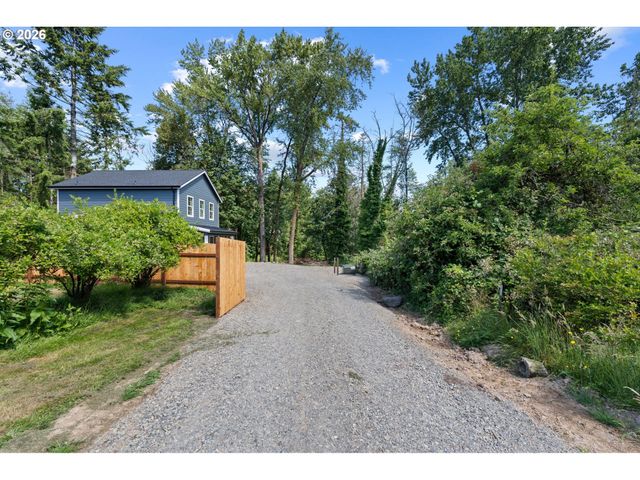 819 S NEVADA Dr, Longview, WA 98632