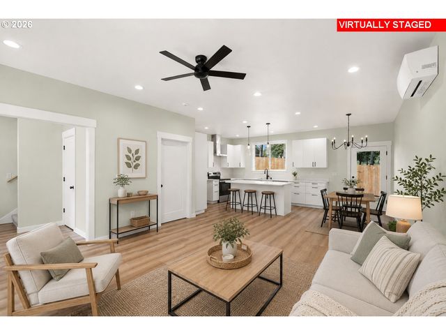 819 S NEVADA Dr, Longview, WA 98632