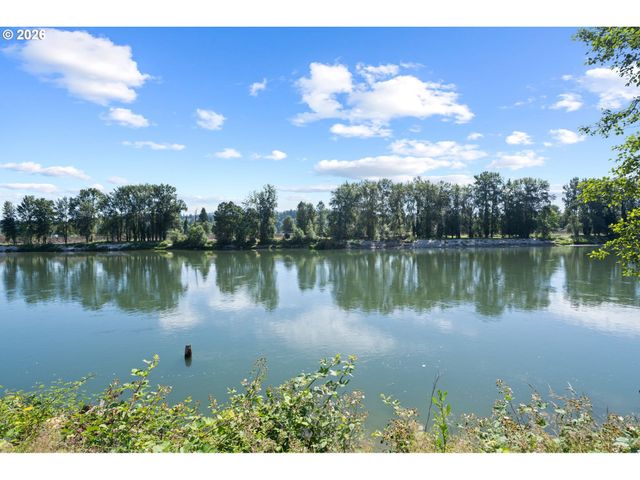 819 S NEVADA Dr, Longview, WA 98632
