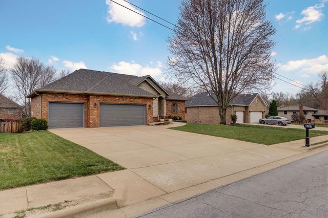 5252 S Holland Avenue, Springfield, MO 65810