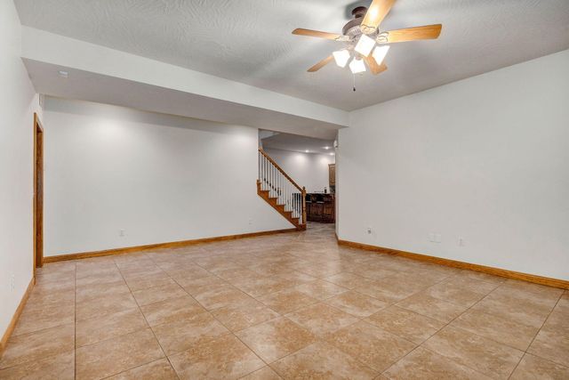 5252 S Holland Avenue, Springfield, MO 65810