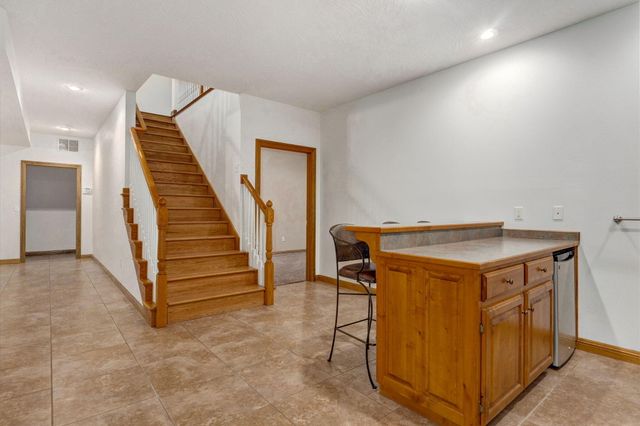 5252 S Holland Avenue, Springfield, MO 65810