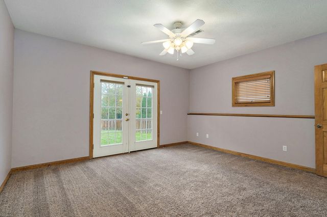 5252 S Holland Avenue, Springfield, MO 65810