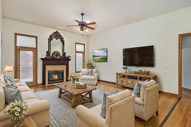 5252 S Holland Avenue, Springfield, MO 65810