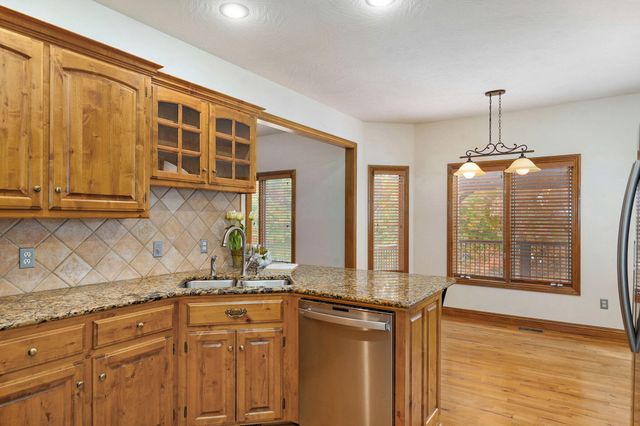 5252 S Holland Avenue, Springfield, MO 65810