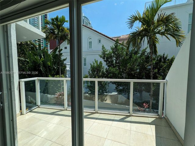 1528 Brickell Ave 104, Miami, FL 33129