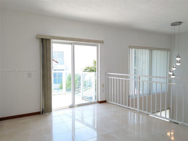 1528 Brickell Ave 104, Miami, FL 33129