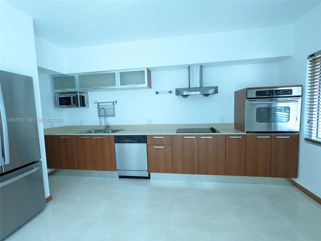 1528 Brickell Ave 104, Miami, FL 33129