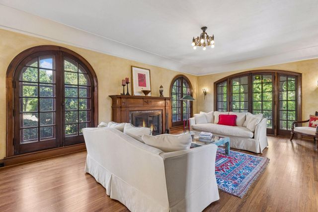 401 W Minnehaha Parkway, Minneapolis, MN 55419