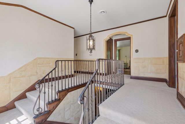401 W Minnehaha Parkway, Minneapolis, MN 55419