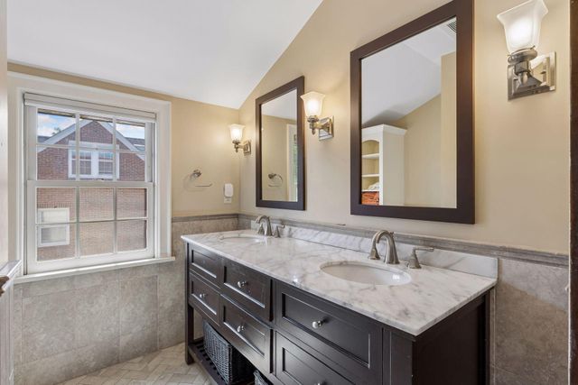 401 W Minnehaha Parkway, Minneapolis, MN 55419