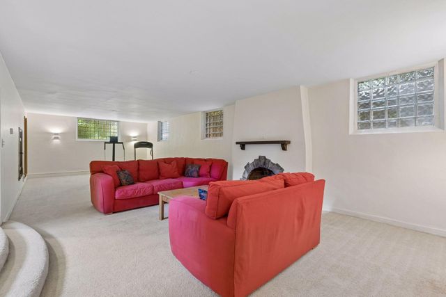 401 W Minnehaha Parkway, Minneapolis, MN 55419