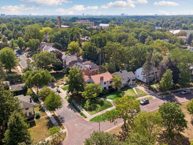 401 W Minnehaha Parkway, Minneapolis, MN 55419